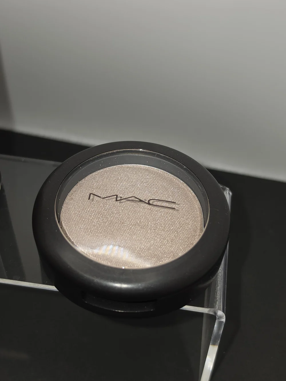 MAC Cosmetics Sheer Shimmer Powder - 